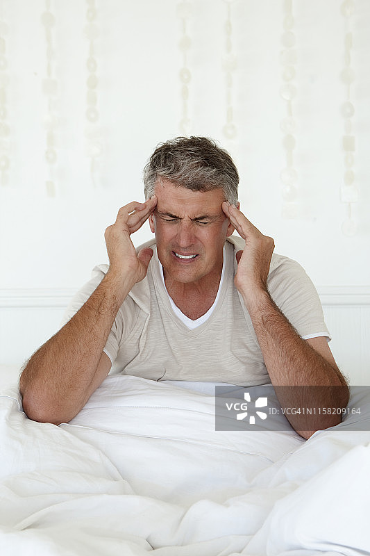 头痛的男人图片素材