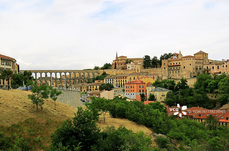 西班牙塞哥维亚高架罗马输水道图片素材