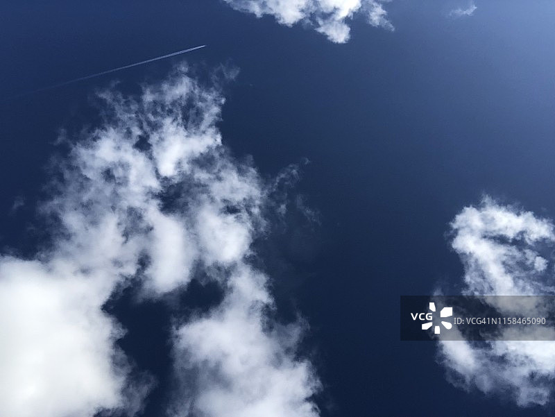 蓝天白云图片素材