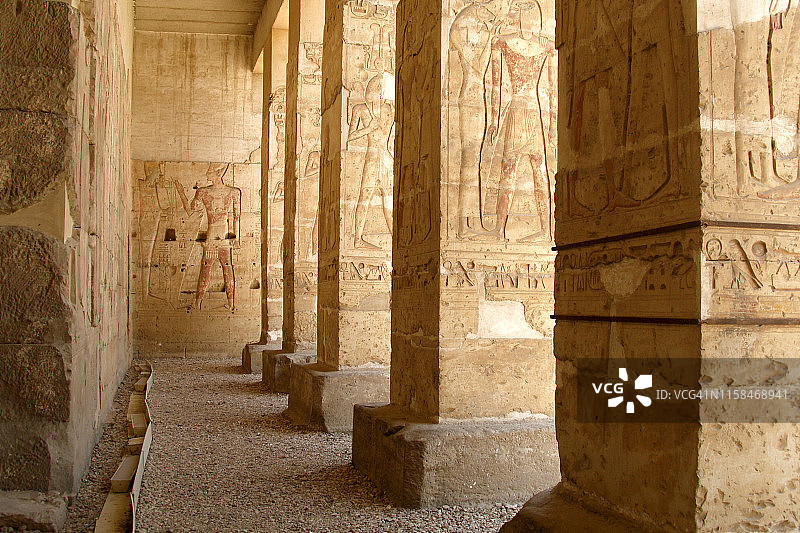 塞提一世神庙的巨大外柱，阿拜多斯图片素材