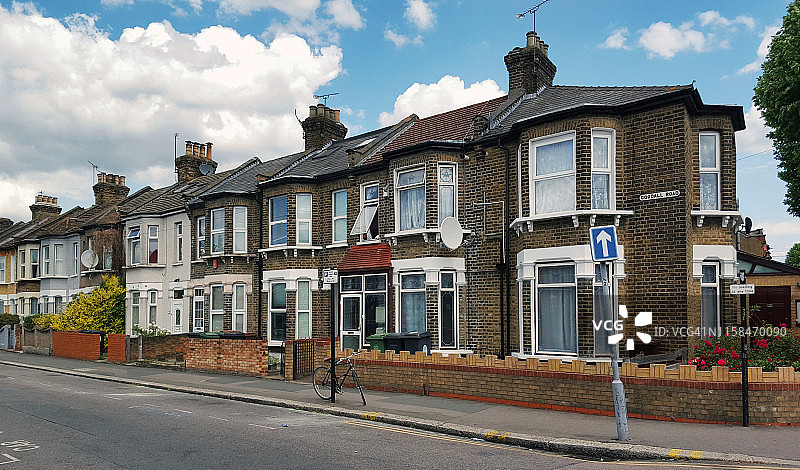 英国伦敦纽汉区斯特拉特福的排屋图片素材