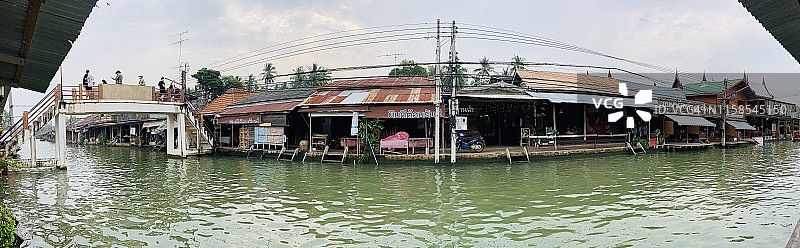 泰国夜功府安帕瓦水上市场图片素材