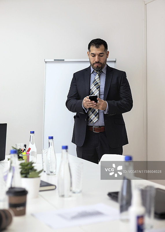 自信的成功男商人图片素材