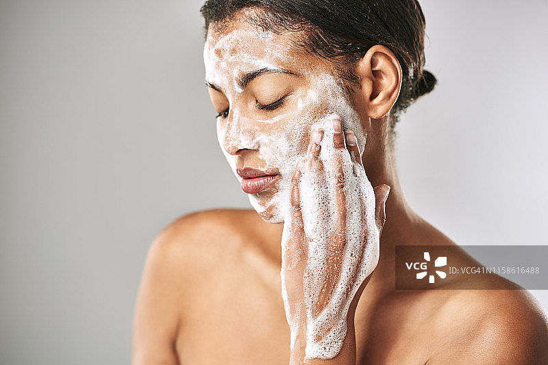 保持皮肤清洁无油污图片素材