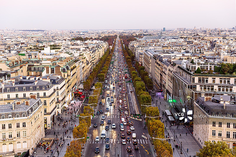 法国巴黎天际线和香榭丽舍大街鸟瞰图片素材