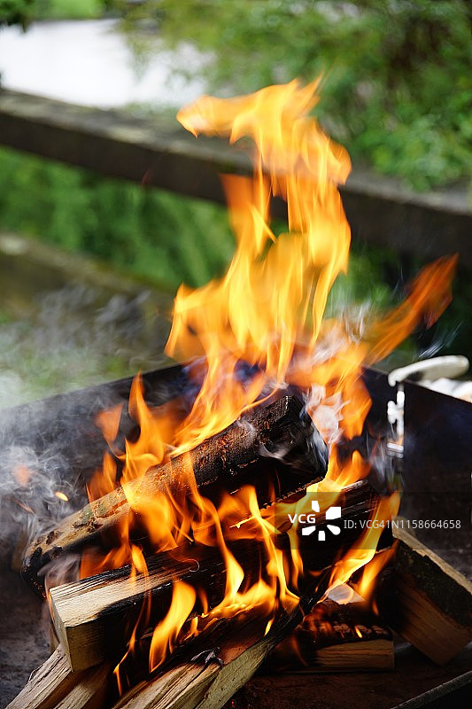木柴火焰的捕捉图片素材