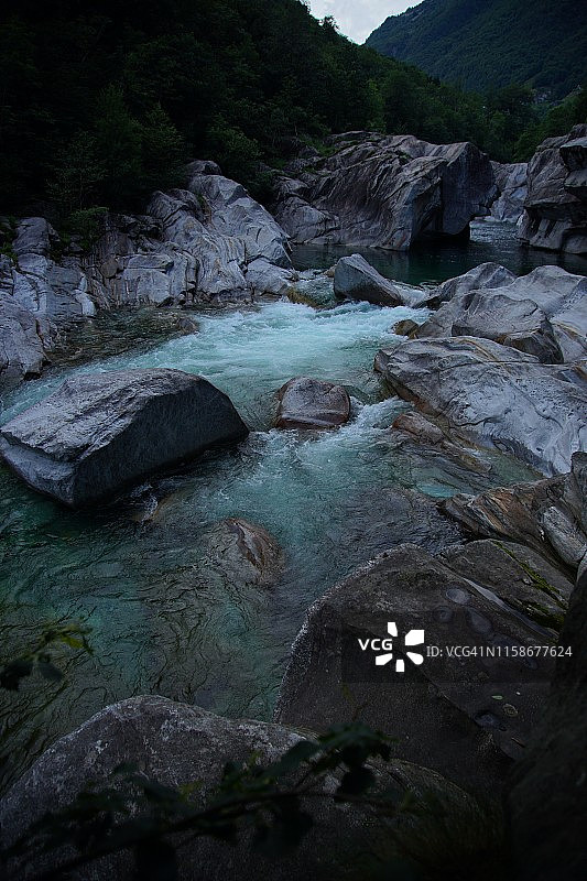 韦尔扎斯卡河，瑞士洛迦诺图片素材