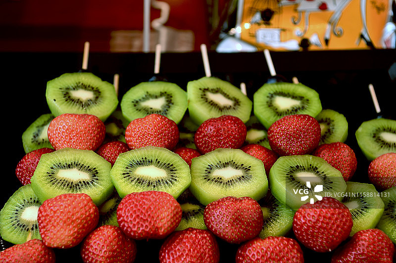 日本东京浅草的水果串图片素材