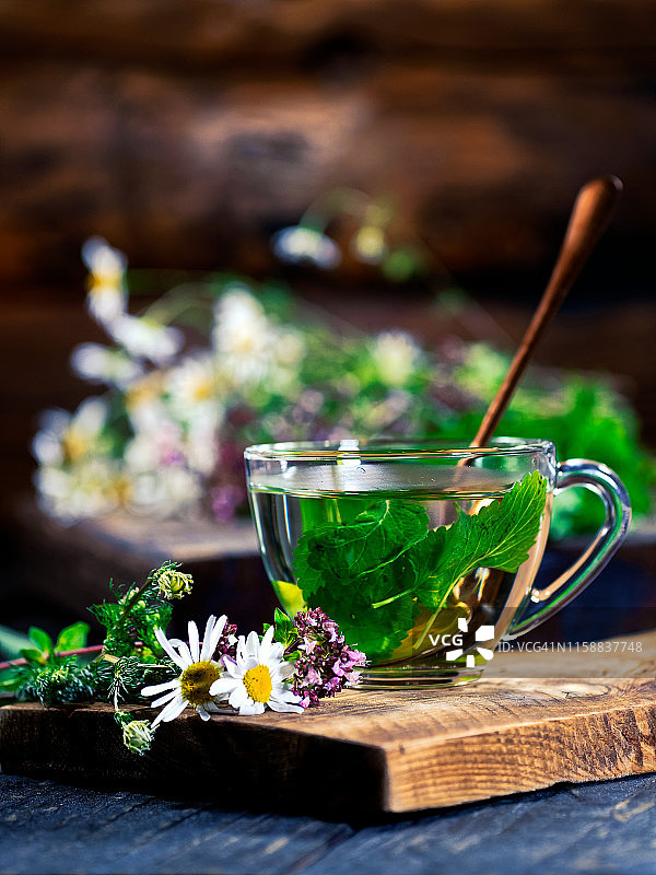 制作草药茶图片素材