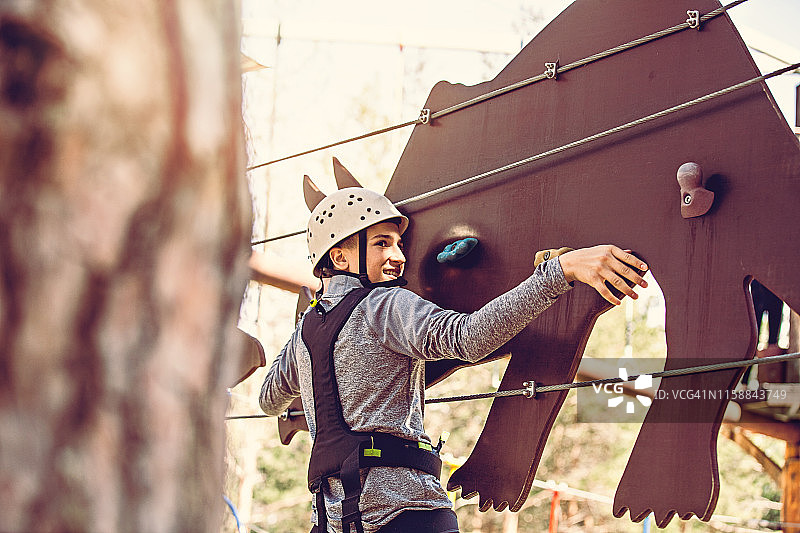 冒险乐园中的障碍赛道图片素材