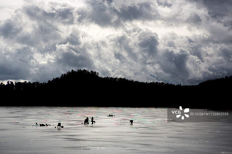 卡斯特圣公园军团湖冰钓图片素材