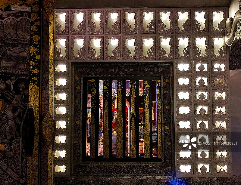 泰国清迈银寺的窗户图片素材