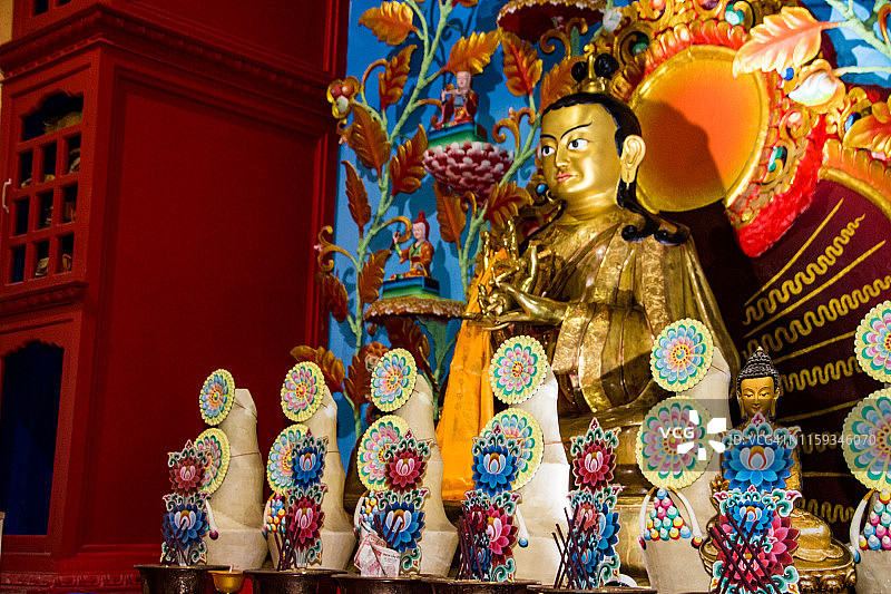 宗姆山谷拉玛冈佛教寺院图片素材