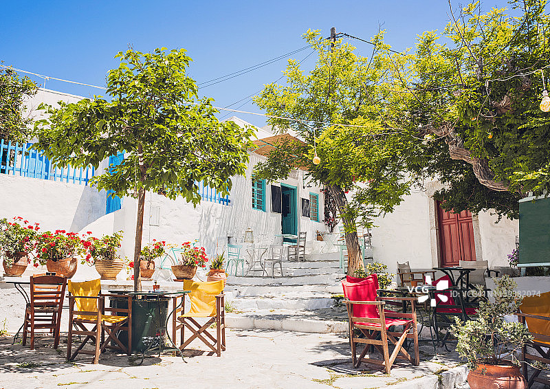 希腊阿莫尔戈斯岛基克拉泽斯群岛的传统街道图片素材