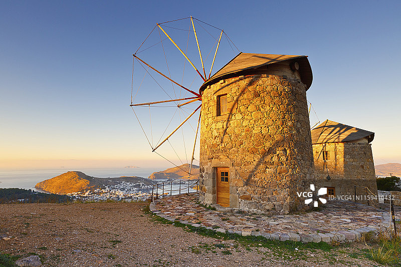 希腊帕特莫斯岛斯卡拉村风光图片素材