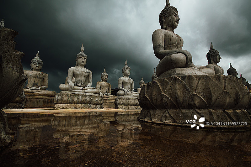 巨大的佛像。图片素材