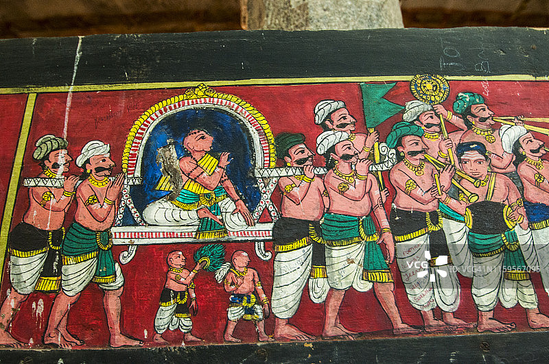印度马杜赖米纳克希神庙墙壁上的古代壁画图片素材