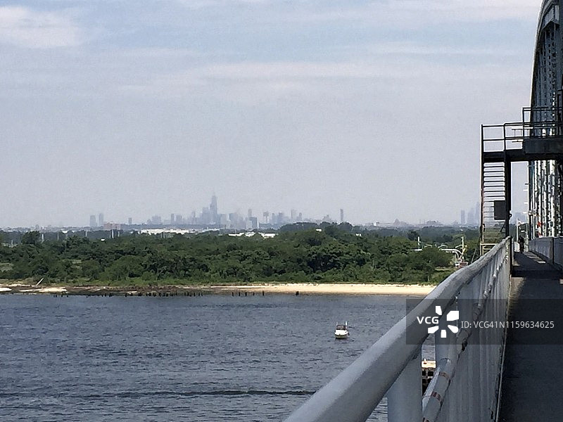 夏季自行车公路旅行：纽约皇后区微风点图片素材