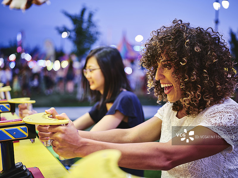 夏季趣味嘉年华游戏图片素材