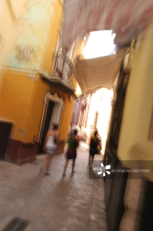 圣克鲁斯区的典型小巷图片素材