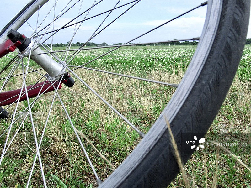 夏日自行车公路旅行:纽约皇后区蒂尔登堡盖特威国家游乐区图片素材