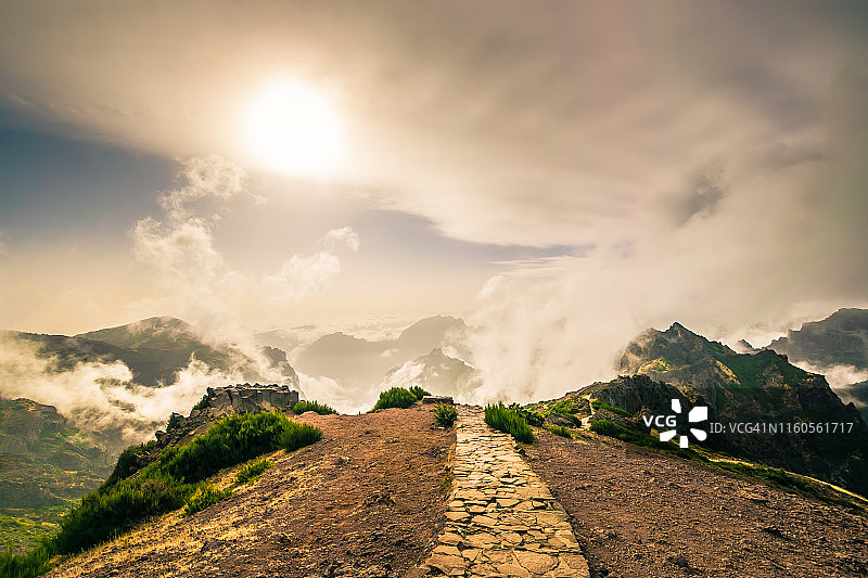马德拉岛Arieiro峰的壮丽高山风光图片素材