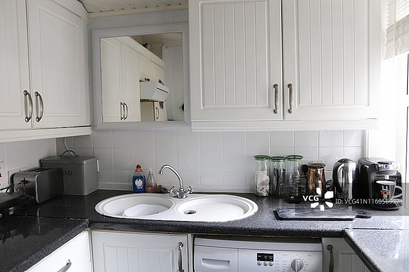 小型厨房内部图片素材