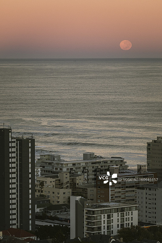 日出时的海岬图片素材