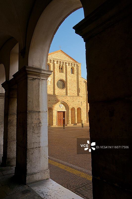 意大利帕多瓦古老柱廊图片素材