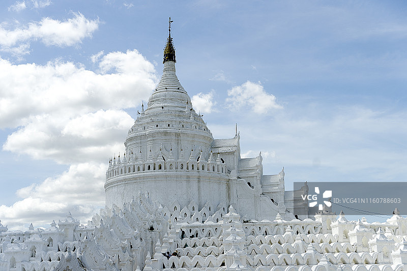 伊洛瓦底江曼德勒缅甸附近的漂亮敏贡佛塔图片素材