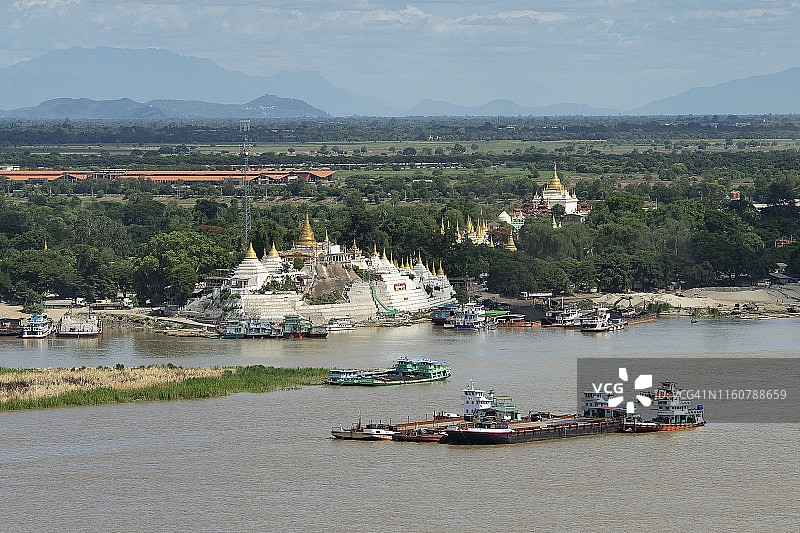 缅甸曼德勒伊洛瓦底江畔实皆市全景图片素材