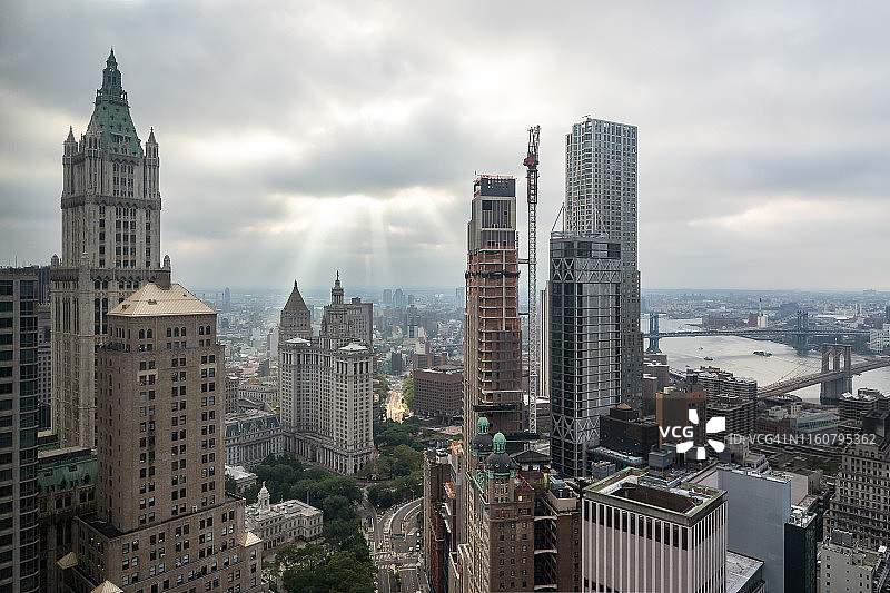 曼哈顿下城区和东河的俯视图图片素材