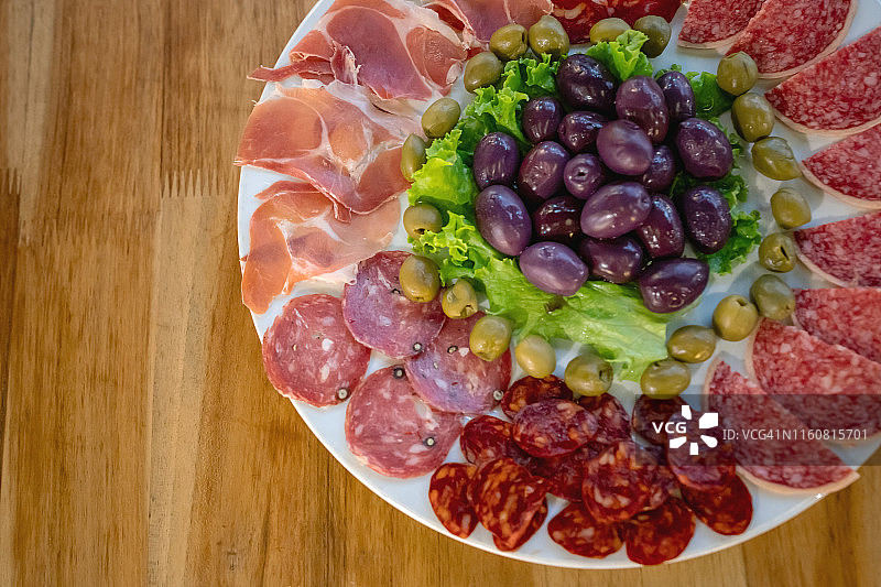 餐厅里的开胃菜拼盘图片素材