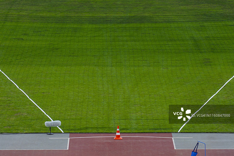 草地上的标枪投掷区，田径运动图片素材