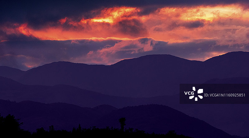 高黎贡山脉风光图片素材