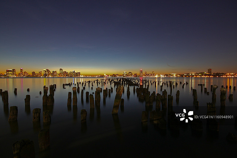 日落时分的泽西市天际线图片素材