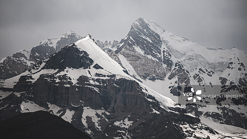 兴都库什山脉峰顶，阿富汗，中亚图片素材