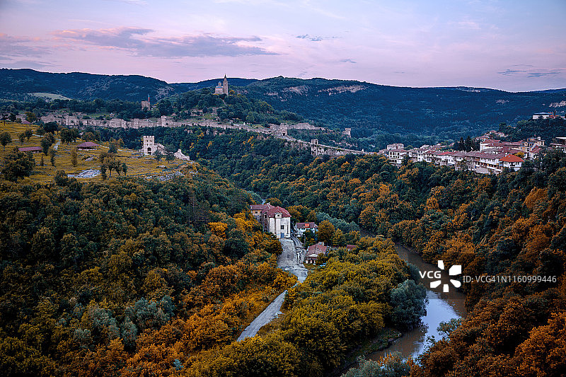 北部保加利亚特尔诺沃日落景色图片素材