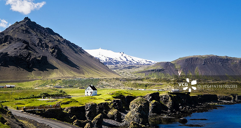 冰岛斯奈山半岛的阿尔纳斯塔皮渔村图片素材