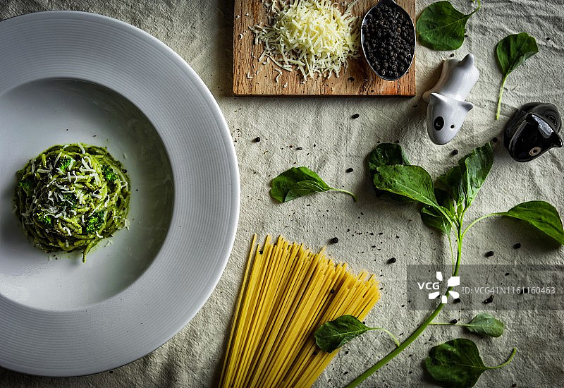 菠菜意面图片素材