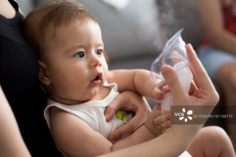 雾化器婴儿治疗图片素材