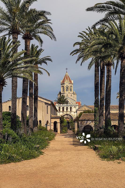 法国蓝色海岸圣奥诺拉岛莱兰修道院图片素材