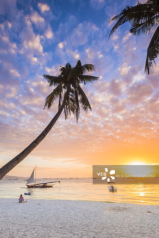 菲律宾长滩岛丁威德海滩风光图片素材