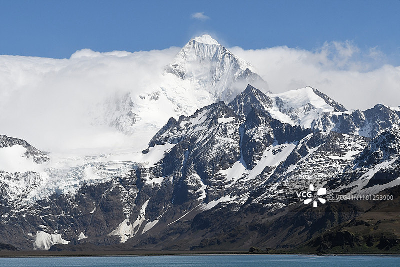 南乔治亚坎伯兰东湾阿拉迪斯山脉的雪山图片素材