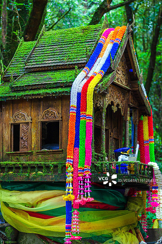 茵他侬山神龛图片素材