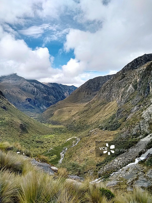 在秘鲁徒步旅行至69号泻湖（69号湖）图片素材