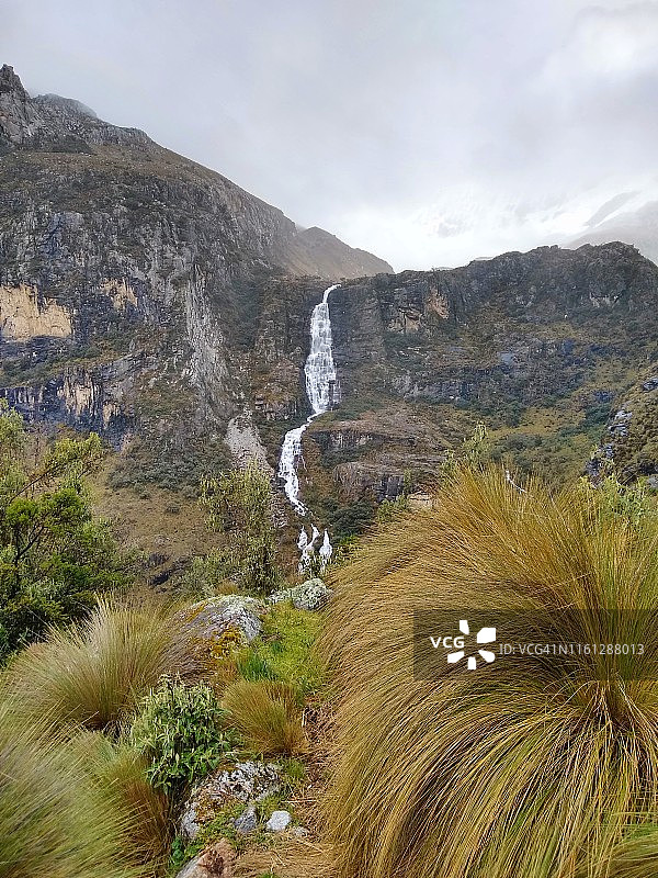 在秘鲁徒步旅行至69号泻湖（69号湖）图片素材