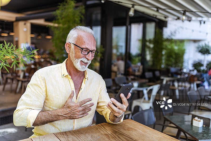离开办公室，但他们仍然在联系我图片素材