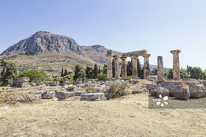 希腊科林斯阿波罗古神庙多立克柱图片素材