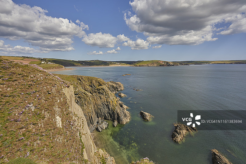 从伯格岛悬崖眺望埃文河河口，英国德文郡南海岸图片素材